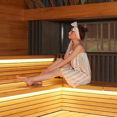 Набор для бани и ванной «Этель. Полосы», полотенце-парео 75×120 см, повязка на голову