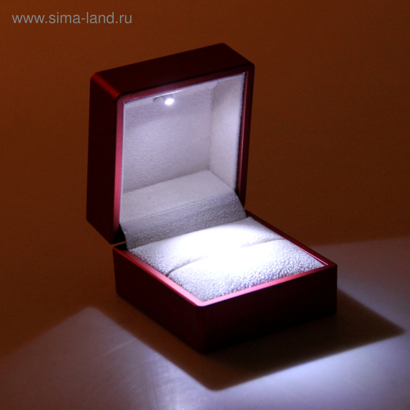 Золотая подарочная коробочка для колец и серег