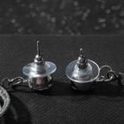 Серьги висячие со стразами «Калипсо» плеть, цвет белый в сером - фото 61009345