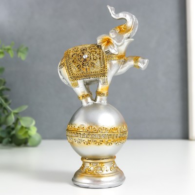 Фигурка полистоун «Слон на шаре в ажурной попоне», 19×8.5×5.5 см