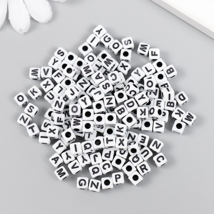 Бусины для творчества пластик "Английские буквы на кубике" белые набор 15 гр 0,5х0,5х0,5 см   547302 - Фото 1