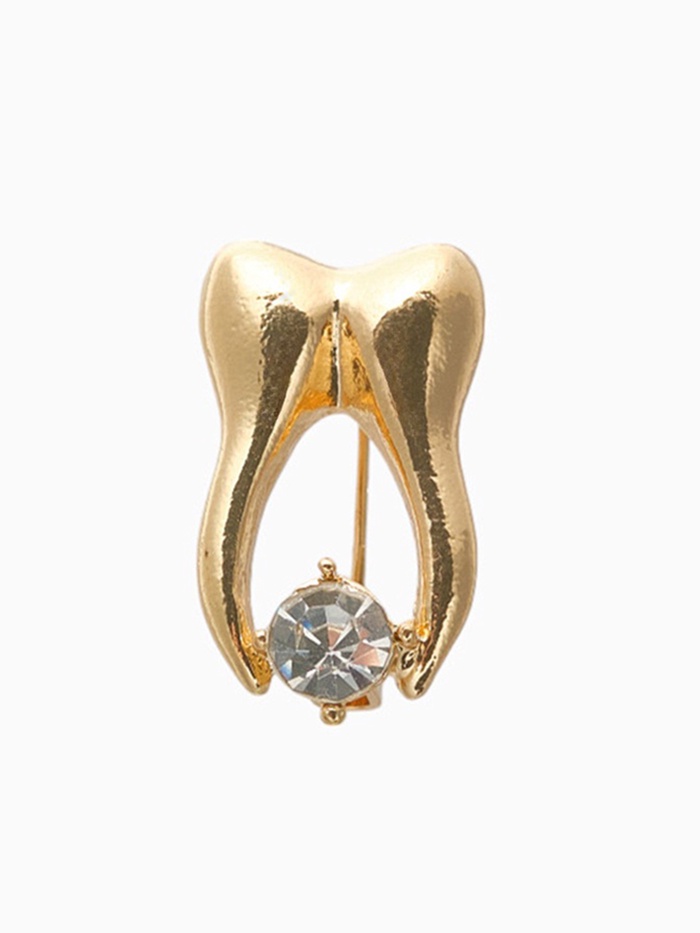 Брошь «Зуб» со стразой, белая в золоте - Фото 1