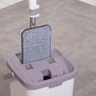 Швабра с отжимом и ведро: швабра плоская 80-132 см, ведро с отсеками для полоскания и отжима 25×25х×37 см, 2 насадки из микрофибры 32×12 см - Фото 2