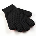 Перчатка-щётка для шерсти, на правую руку, с удлинёнными зубчиками, красная - Фото 4