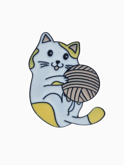 Значок «Котёнок» с клубочком, цветной в чёрном металле