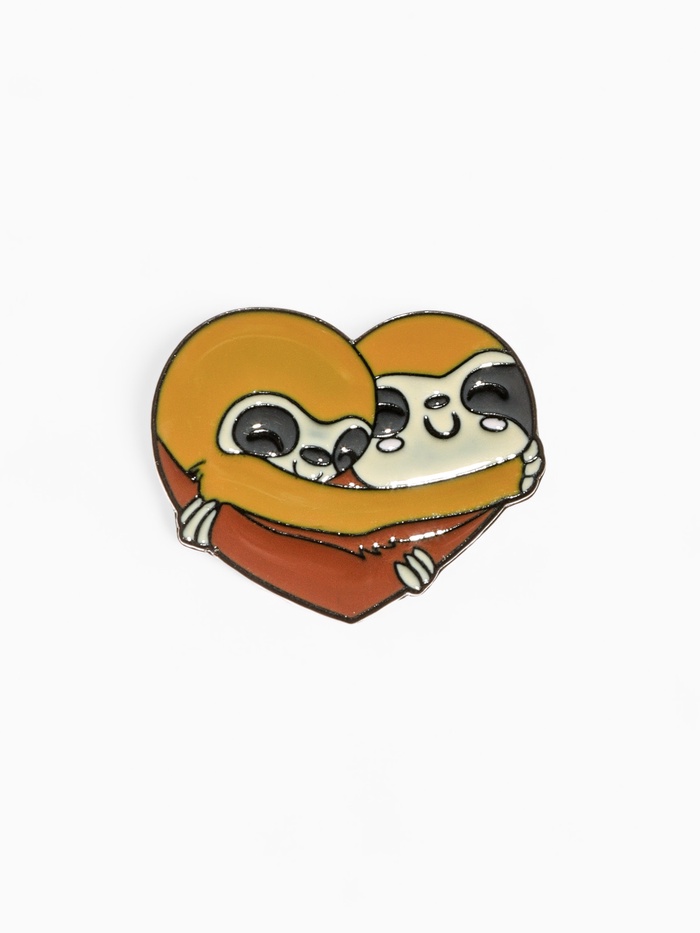 Значок «Два ленивца» сердце, цвет коричневый в чёрном металле - Фото 1