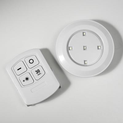 Ночник с ПДУ 16043/1 LED от батареек 3ААА белый 9×9×2 см RISALUX