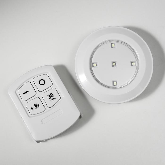 Ночник с ПДУ 16043/1 LED от батареек 3ААА белый 9×9×2 см RISALUX - Фото 1