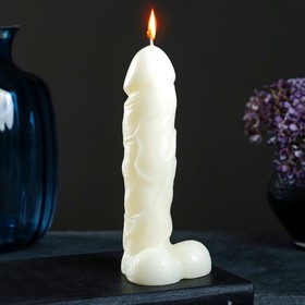 Фигурная свеча 'Фаворит' молочная 16см