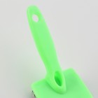 Пуходерка пластиковая мягкая с закругленными зубьями, малая, 6 х 13,5 см, зелёная - фото 6411260