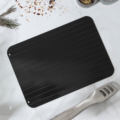 Доска разделочная Доляна, 29.5×20.5×0.2 см, для разморозки продуктов, металл, чёрная