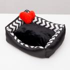 Лежанка с сердечком, 42 х 32 х 13 см, оксфорд, бязь, искусственный мех, чёрная - Фото 3