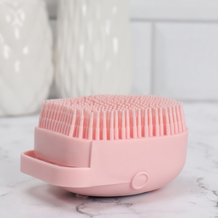 Щётка-массажёр с резервуаром, универсальная, силиконовая, 8,5 × 8,5 см, цвет МИКС 22436