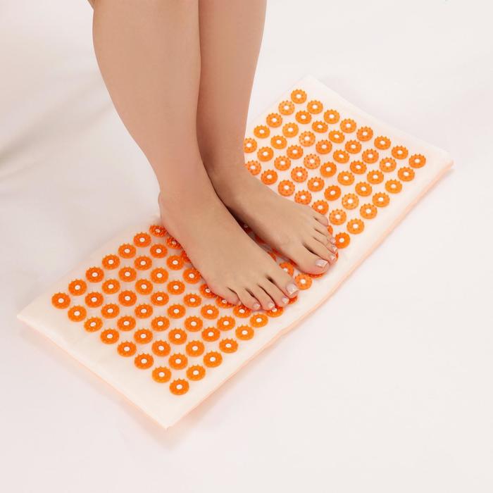 Ипликатор - коврик, мягкий, 26 × 56 см, 144 модуля, цвет белый/оранжевый - Фото 1