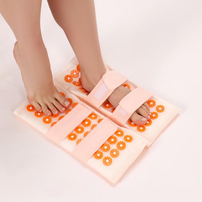 Ипликатор - коврик для ног, мягкий, 14 × 32 см, на липучках, пара, цвет белый/оранжевый - Фото 1