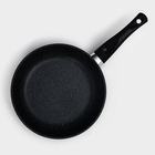 Сковорода Доляна «Элит», d=22 см, антипригарное покрытие, пластиковая ручка, алюминий, чёрная - Фото 3