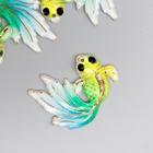 Декор для творчества пластик "Рыбка жёлтая с зелёно-голубым хвостом" с золотом 2,5х3 см - фото 318534934