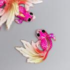 Декор для творчества пластик "Рыбка розовая с красно-жёлтым хвостом" с золотом 2,5х3 см - фото 321011449