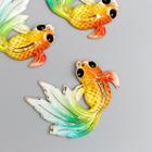 Декор для творчества пластик "Рыбка оранж с зелёно-голубым хвостом" с золотом 2,5х3 см - фото 296708333