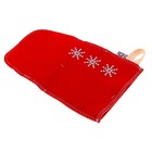 Рукавица банная с вышивкой Снежинки фетр, красная - Фото 1