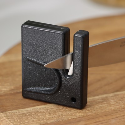 Точилка для керамических ножей Доляна, 1×5×5 см, чёрная