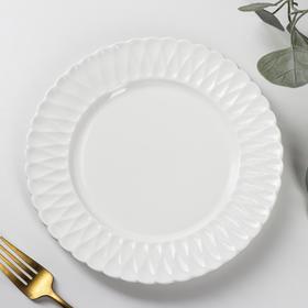 Тарелка керамическая десертная Доляна «Эстет. Герда», d=21 см, цвет белый
