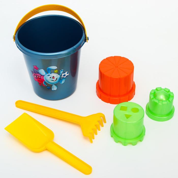 Песочный набор СМЕШАРИКИ "Друзья": ведерко 1 л, грабли, совок, 3 формочки, в рюкзаке 49957