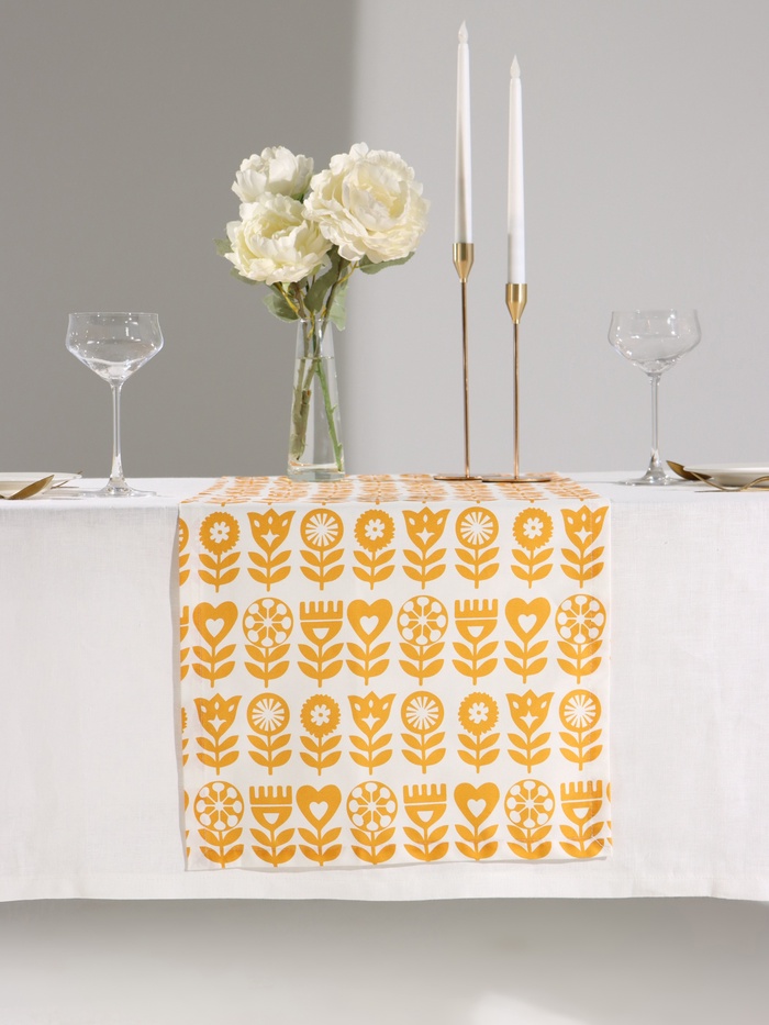 Дорожка на стол «Этель» Yellow garden 40×149 см, 100% хлопок, саржа 190 г/м², белая/жёлтая - Фото 1