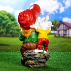 Садовая фигура "Гном с зайцем" 28x49см - Фото 3