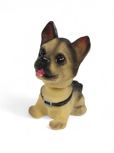 Собака на панель авто, качающая головой, мини, дворняжка