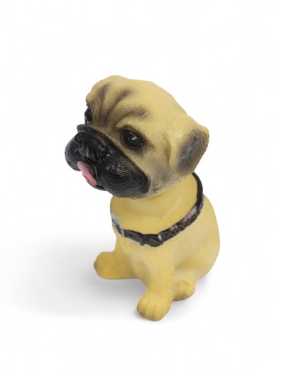 Игрушка на панель автомобиля «Собака качающая головой» мопс