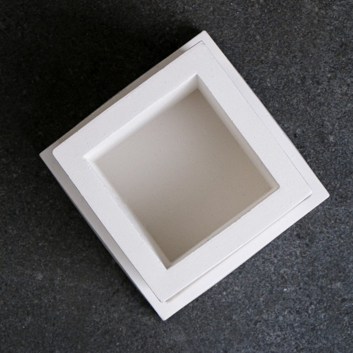 Фигурное кашпо "Куб с поддоном" белое 0 25 л/ 8х6х6см - фото 1905804378