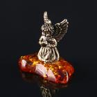 Сувенир "Ангелочек с крыльями", латунь, янтарная смола, 2,6х1,7х1,5 см - Фото 1