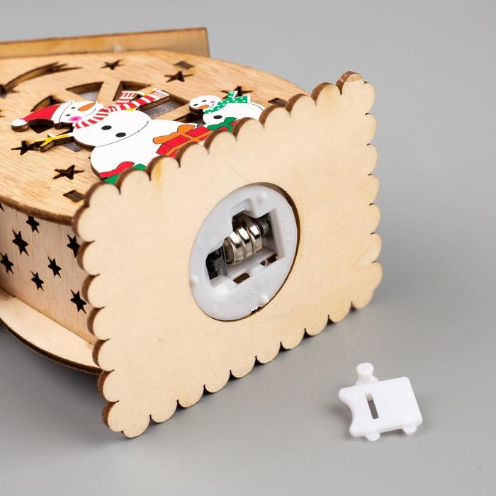 Ёлочная игрушка «Домик со снеговиками», от батареек, свечение тёплое белое - фото 1908713948