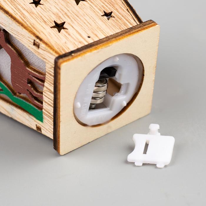 Ёлочная игрушка «Фонарь с оленем», от батареек, свечение тёплое белое - фото 1908713963