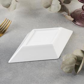 Блюдо фигурное «Аура», 18.8×11×2.5 см, цвет бело-золотой