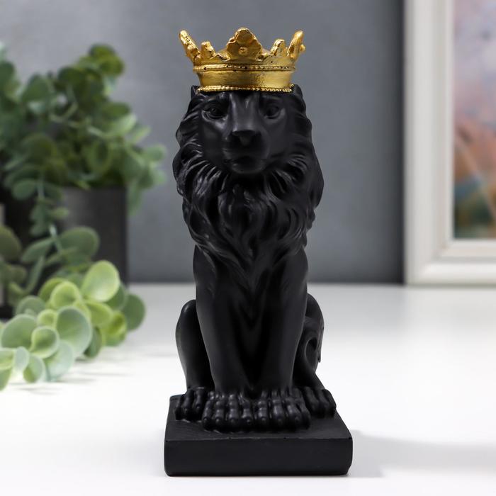 Сувенир полистоун Чёрный лев в золотой короне 13,8х5,8х8 см