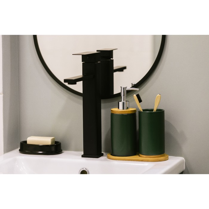 Набор аксессуаров для ванной комнаты «Натура», 2 предмета (дозатор 400 мл, стакан, на подставке), цвет зелёный - фото 1905808735