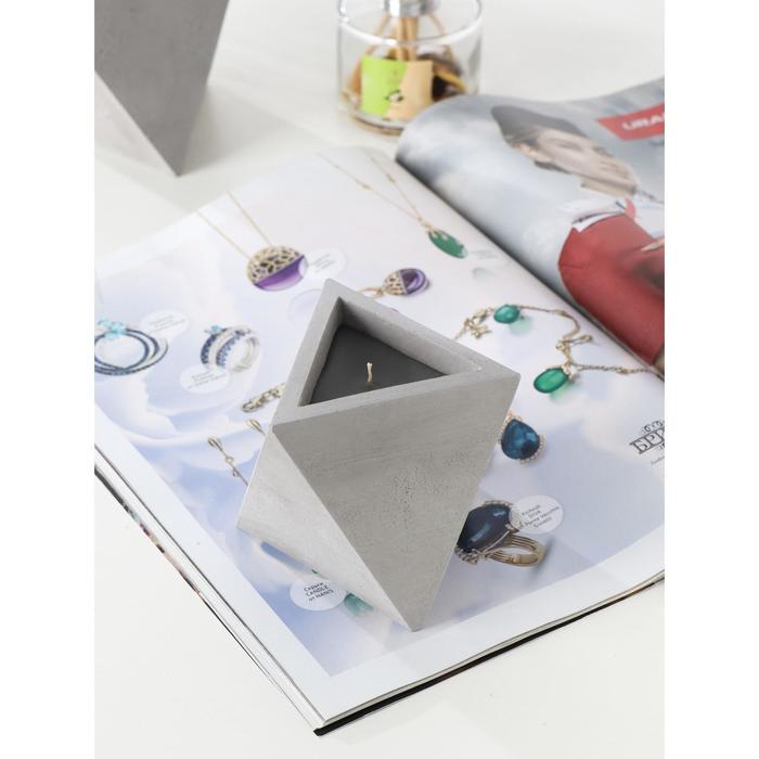 Ароматическая свеча в подсвечнике «Ромб», 13.5×9 см, чёрная смородина - Фото 1