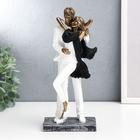 Фигурка полистоун «Влюблённые в белой одежде, с шарфом», под бронзу, 25×9×12 см - Фото 1