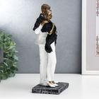 Фигурка полистоун «Влюблённые в белой одежде, укрытые шарфом», 25.5×9×11.5 см - Фото 2