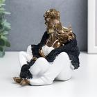 Фигурка полистоун «Влюблённые в белой одежде, нежность и объятия», 12×10.5×12 см - Фото 4