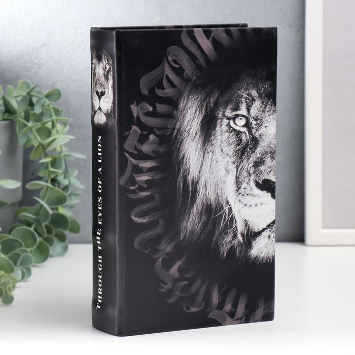 Шкатулка книга-сейф «Лев. Through the eves of a lion», дерево и искусственная кожа, с замком, 21×13×5 см