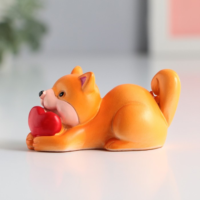 Фигурка полистоун «Собака с сердцем», 7 см