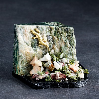 Фигурка «Горка», змеевик