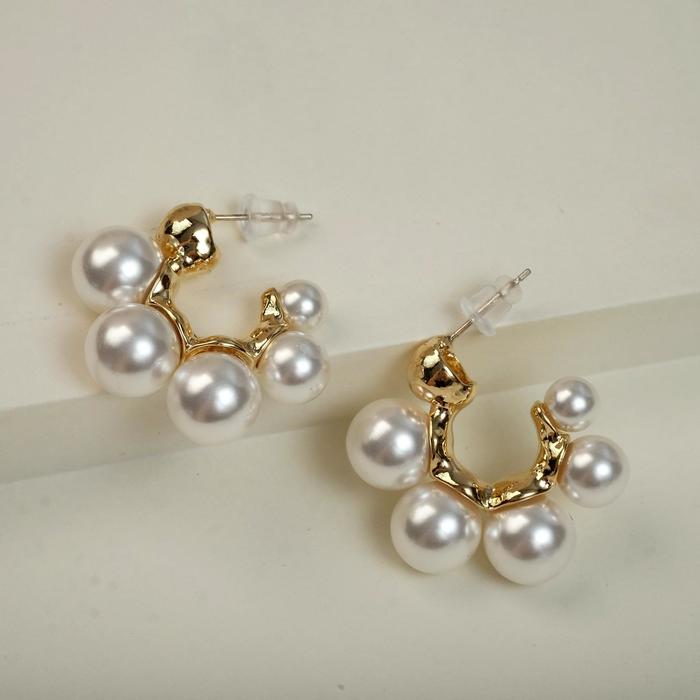 Серьги-кольца «Крупный жемчуг» мятый полукруг, цвет белый в золоте, d=3 см - Фото 1