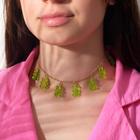 Колье «Мармеладные мишки» на тонкой цепочке, цвет зелёный в золоте, 35см - Фото 3