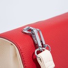 Сумка-мессенджер на клапане, цвет бежевый/красный - фото 21304721