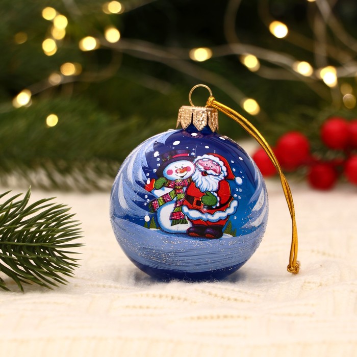 Ёлочный шар d-6 см " Снеговик у ёлки" ручная роспись, синий - Фото 1