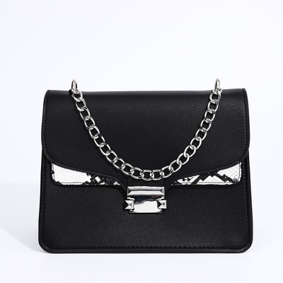 Сумка-мессенджер на клапане, цепочка, длинный ремень, цвет чёрный